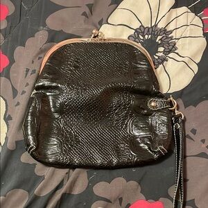 VINTAGE GUESS REPTILE CLUCTH *USED*